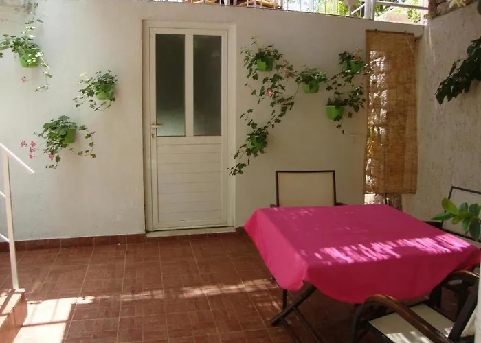 Mare - One Bedroom With Balcony And Sea View Apartment